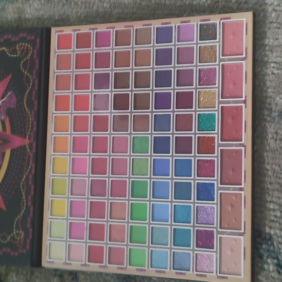 94 piece eye shadow palette - Picture 3 of 3